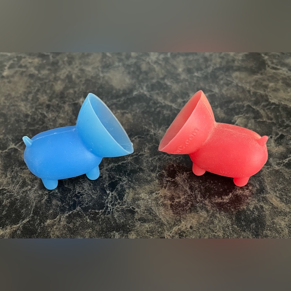 Red and Blue Suction Cellphone Stands
